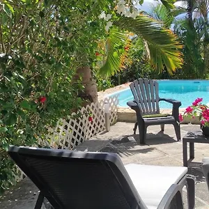 Confort Avec Piscine Partagee A 5 Mn De La Saint-Francois (Grande-Terre)